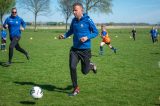 Paasactiviteit voor S.K.N.W.K. JO9-1 en JO7-1 op 2e paasdag (51/141)